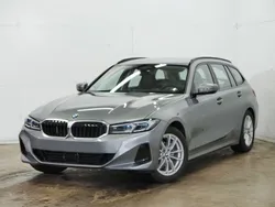 Grau Gebraucht 2024 BMW 318 Sport Line Kombi | 33.190 € (Fairer Preis)