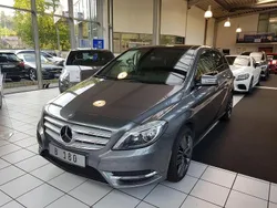 Grau Gebraucht 2013 Mercedes B180 Van / Kleinbus | 13.500 € (Fairer Preis)