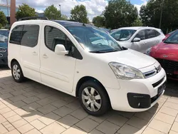 Weiß Gebraucht 2017 Citroën Berlingo Shine Van / Kleinbus | 7.900 € (Guter Preis)