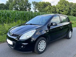 Schwarz Gebraucht 2012 Hyundai i20 Kleinwagen | 2.800 €