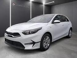 Weiss Gebraucht 2025 Kia Ceed Comfort Limousine | 23.370 € (Superpreis)