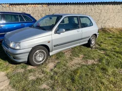 Silber Gebraucht 1995 Renault Clio Limousine | 3.498 €
