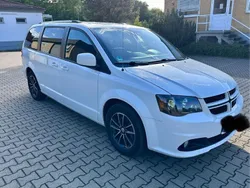 Weiß Gebraucht 2019 Dodge Grand Caravan Van / Kleinbus | 17.900 €