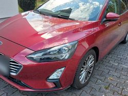 Rot Gebraucht 2020 Ford Focus Titanium Kombi | 15.999 € (Guter Preis)
