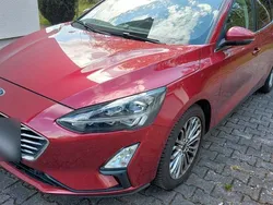 Rot Gebraucht 2020 Ford Focus Titanium Kombi | 15.999 € (Guter Preis)