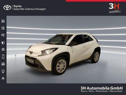 Weiß Gebraucht 2023 Toyota Aygo X-play Kleinwagen | 14.990 € (Fairer Preis)