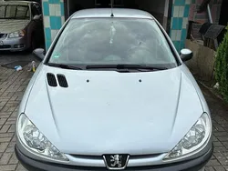Silber Gebraucht 2004 Peugeot 206 Kleinwagen | 1.000 € (Guter Preis)