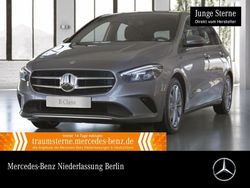 Grau Gebraucht 2022 Mercedes B200 Progressive Van / Kleinbus | 26.890 € (Fairer Preis)