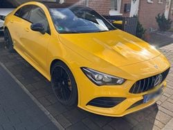 Gelb Gebraucht 2020 Mercedes CLA200 AMG line Coupé | 27.999 € (Guter Preis)