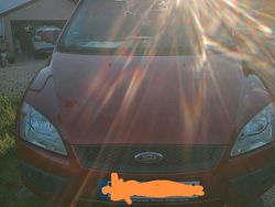 Rot Gebraucht 2009 Ford Focus Kombi | 2.500 € (Fairer Preis)