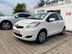 Weiß Gebraucht 2011 Toyota Yaris Cool Kleinwagen | 3.550 € (Fairer Preis)