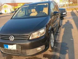 Schwarz Gebraucht 2011 VW Touran Van / Kleinbus | 5.490 €