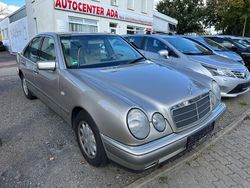 Gold Gebraucht 1998 Mercedes E240 Limousine | 5.999 € (Teuer)