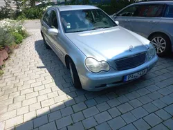 Silber Gebraucht 2003 Mercedes C180 Classic Kombi | 2.200 € (Fairer Preis)