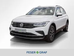 Pure white Gebraucht 2021 VW Tiguan Life SUV | 24.220 € (Superpreis)