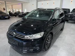 Deep black perleffekt Gebraucht 2024 VW Touran Comfortline Van / Kleinbus | 31.499 € (Fairer Preis)