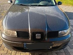 Schwarz Gebraucht 2003 Seat Leon Limousine | 1.300 € (Fairer Preis)