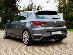 Grau Gebraucht 2017 Seat Leon FR Limousine | 13.200 € (Fairer Preis)