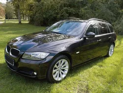 Schwarz Gebraucht 2010 BMW 320 Comfort Edition Kombi | 6.300 € (Fairer Preis)