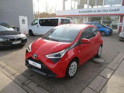 Rot Gebraucht 2019 Toyota Aygo X-play Kleinwagen | 11.990 € (Teuer)