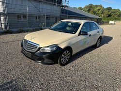 Beige Gebraucht 2016 Mercedes E200 Limousine | 4.499 €