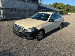 Beige Gebraucht 2016 Mercedes E200 Limousine | 4.999 €