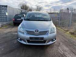 Grau Gebraucht 2012 Toyota Verso Travel Van / Kleinbus | 5.990 € (Superpreis)