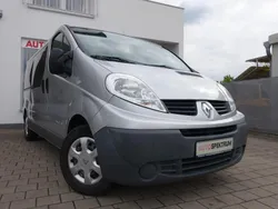 Grau Gebraucht 2010 Renault Trafic Van | 12.850 €