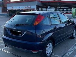 Gebraucht 2001 Ford Focus Trend Limousine | 1.800 € (Fairer Preis)