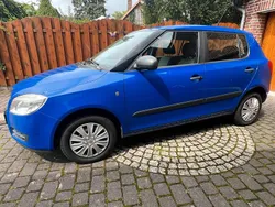 Blau Gebraucht 2009 Skoda Fabia Kleinwagen | 3.400 € (Etwas zu teuer)