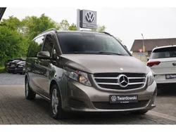 Grau Gebraucht 2015 Mercedes V220 Edition Van / Kleinbus | 33.990 € (Fairer Preis)