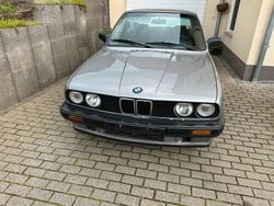 Grau Gebraucht 1998 BMW 324 Limousine | 16.900 €