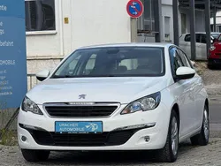 Weiß Gebraucht 2014 Peugeot 308 Active Limousine | 7.490 € (Fairer Preis)