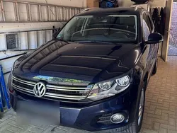 Blau Gebraucht 2011 VW Tiguan Style SUV | 11.000 € (Etwas zu teuer)