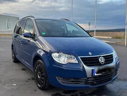 Blau Gebraucht 2009 VW Touran Van / Kleinbus | 7.200 € (Teuer)