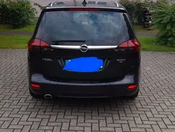 Schwarz Gebraucht 2016 Opel Zafira Tourer Innovation Van / Kleinbus | 7.100 € (Fairer Preis)