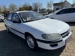 Weiß Gebraucht 1997 Opel Omega Limousine | 1.400 €