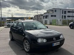 Schwarz Gebraucht 2002 VW Golf IV Kleinwagen | 1.800 € (Fairer Preis)
