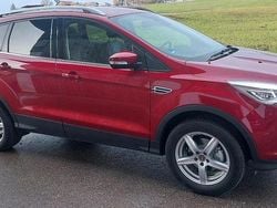Rot Gebraucht 2016 Ford Kuga Titanium SUV | 9.800 € (Guter Preis)