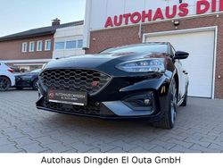 Schwarz Gebraucht 2021 Ford Focus Performance Edition Limousine | 25.950 € (Guter Preis)