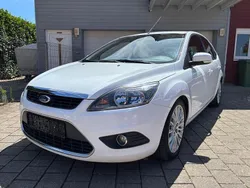 Weiß Gebraucht 2008 Ford Focus Titanium Limousine | 3.900 € (Etwas zu teuer)