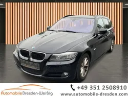Black sapphire metallic Gebraucht 2012 BMW 320 Comfort Edition Kombi | 5.980 € (Superpreis)