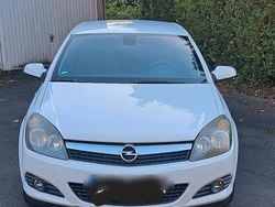 Weiß Gebraucht 2009 Opel Astra GTC Coupé | 1.750 € (Guter Preis)