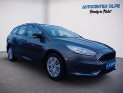 Grau Gebraucht 2015 Ford Focus Trend Kombi | 5.400 € (Etwas zu teuer)