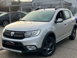 Grau Gebraucht 2017 Dacia Sandero Celebration Kleinwagen | 9.900 € (Fairer Preis)