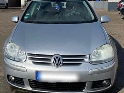 Silber Gebraucht 2004 VW Golf V Comfortline Limousine | 1.200 € (Superpreis)