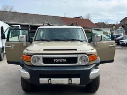 Braun Gebraucht 2012 Toyota FJ Cruiser SUV | 17.899 €