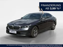 Sophistograu brillanteffekt metallic Gebraucht 2024 BMW 520 Comfort Edition Limousine | 49.890 € (Fairer Preis)