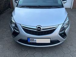 Silber Gebraucht 2015 Opel Zafira Tourer Edition Van / Kleinbus | 11.800 €