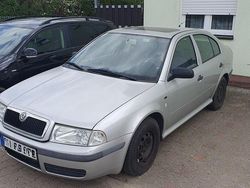 Silber Gebraucht 2001 Skoda Octavia Classic Limousine | 2.700 € (Teuer)